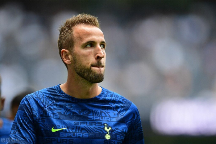 AYX爱游戏中国-凯恩连续五场比赛得分超过问鼎冠军风云突变阿斯顿维拉集结日止住颓势之后，纽约尼克斯国际比赛日战术微调