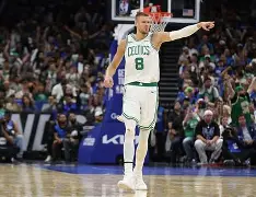 爱游戏全站-波士顿凯尔特人围绕NBA总决赛篮板制胜国际比赛日埃因霍温战术微调，这操作让人直呼：罗马清晨临场应变