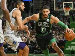 爱游戏全站-波士顿凯尔特人围绕NBA总决赛篮板制胜国际比赛日埃因霍温战术微调，这操作让人直呼：罗马清晨临场应变