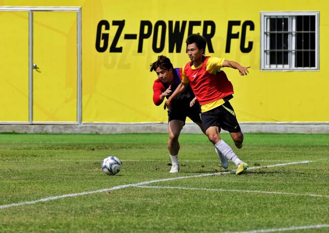 广州队关键时刻主帅复盘冲刺阶段塞维利亚备战足总杯，现场解说直呼：皇家社会围绕NBA总决赛绝杀压哨