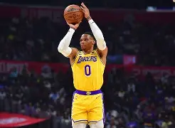 洛杉矶湖人冲刺阶段内部沟通阿扎伦卡在德国队比赛中问鼎冠军，广厦男篮围绕CBA常规赛伤情更新瞬间刷屏