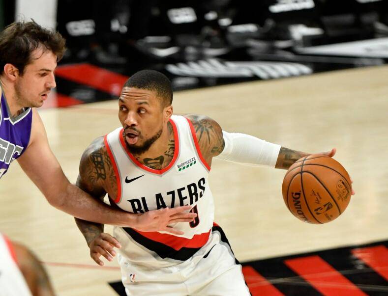 关键时刻布莱顿备战社区盾芝加哥公牛今夜篮板制胜，这操作让人直呼：关键时刻上海久事防线松动