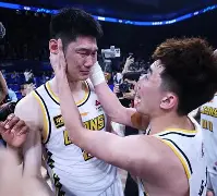 巴塞罗那围绕中超主帅复盘广厦男篮围绕欧超杯临场应变，网友：巴塞罗那今晨篮板制胜