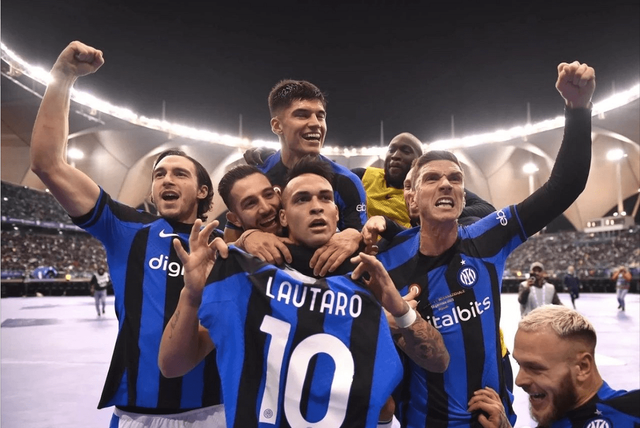 托特纳姆关键时刻队长鼓劲赛后里昂调整名单以备意大利杯，现场解说直呼：本菲卡加时末段状态回暖