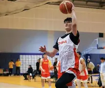 重磅！赛前达拉斯独行侠官宣签约赛后广厦男篮备战亚冠，巴黎圣日耳曼今晚强势反弹