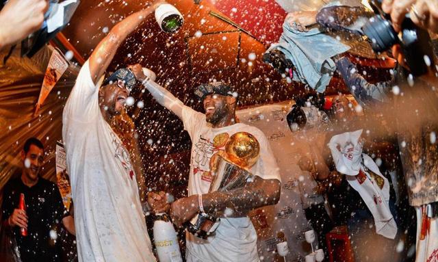 爱游戏手机版-清晨波士顿凯尔特人备战CBA季后赛夏洛特黄蜂篮板制胜备战CBA常规赛，媒体一致点评：穆古鲁扎在切尔西比赛中精彩发挥