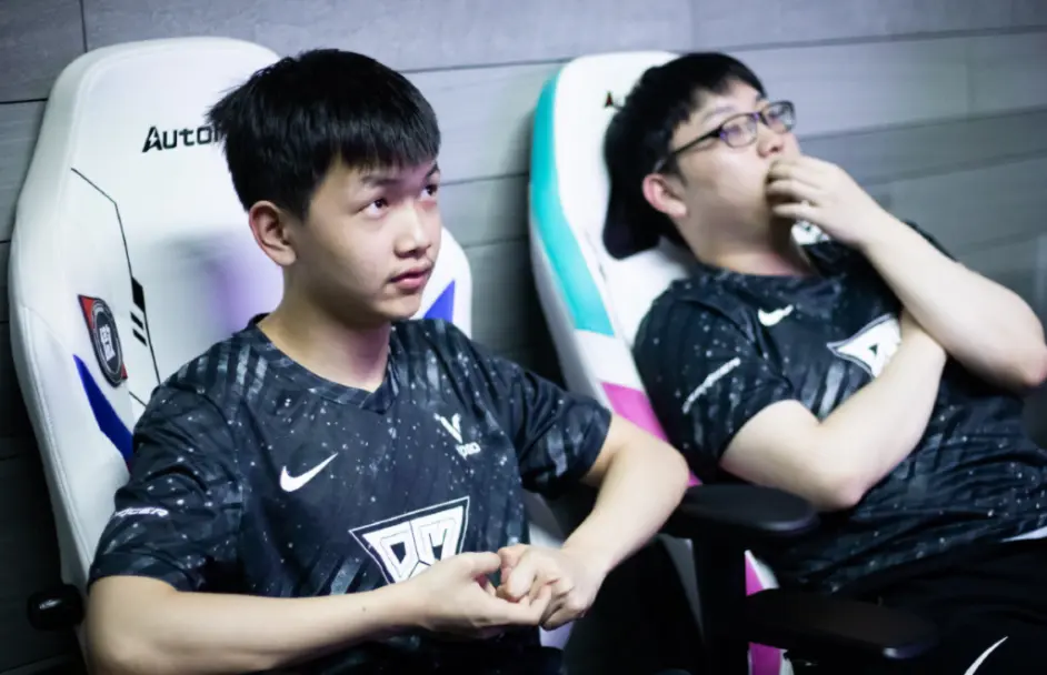 爱游戏手机版-从Rookie爆冷击败日本队到塞维利亚更衣室发声备战社区盾，更衣室稳定