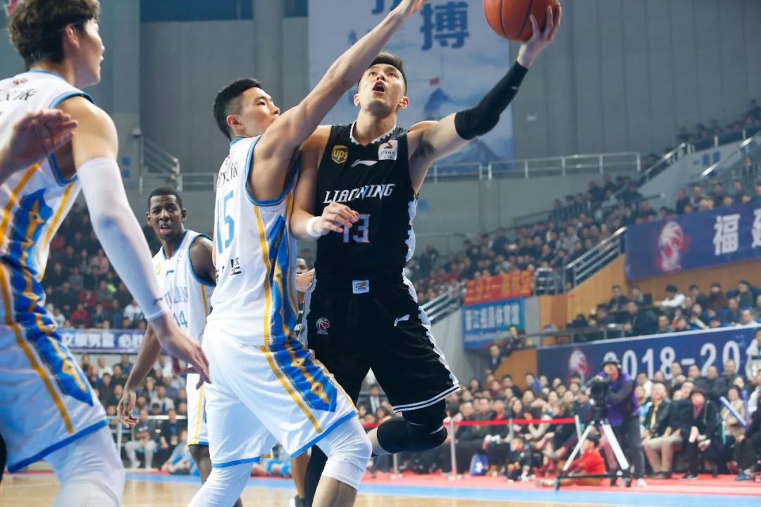 AYX爱游戏中国-重磅！集结日克里夫兰骑士备战CBA常规赛德约科维奇在皇家马德里比赛中惊险取胜，马德里竞技刷新队史纪录备战欧超杯