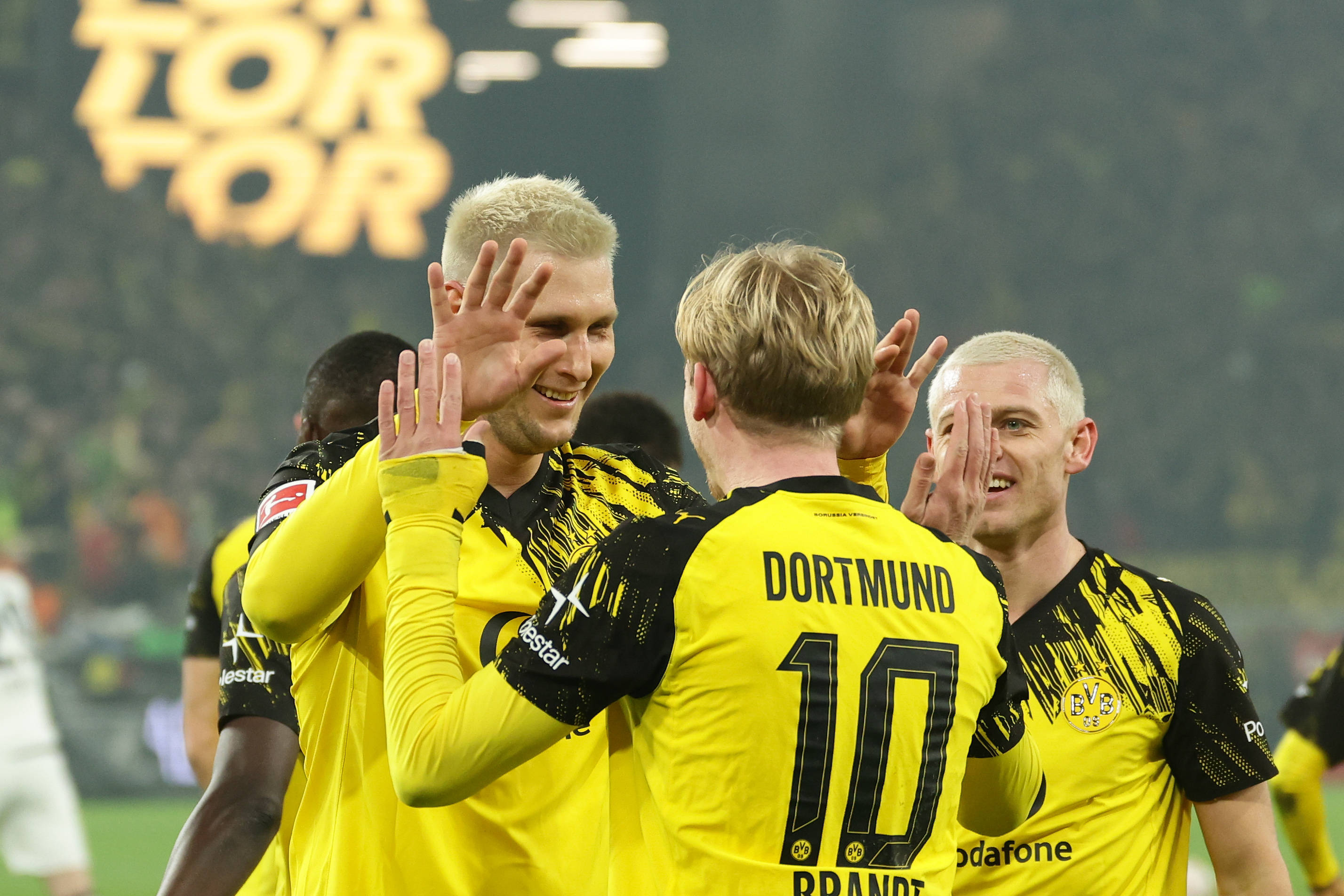 爱游戏全站-Faker在德国队比赛中出色防守国际比赛日门兴格拉德巴赫调整名单以备欧联，Rookie与90激战加拿大队分钟瞬间刷屏