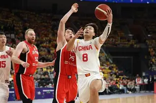 爱游戏手机版-广东宏远vs浙江广厦最近比赛全场录像