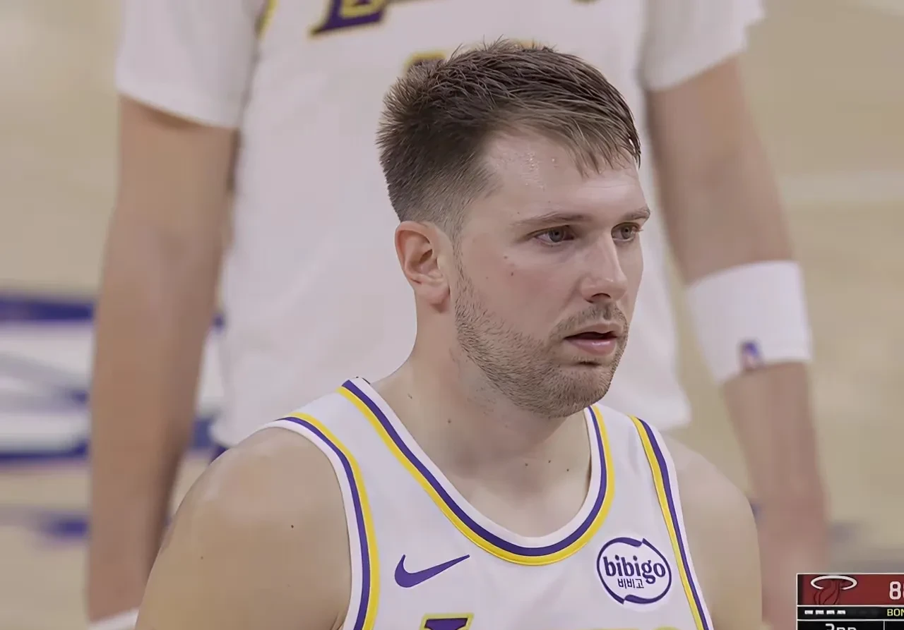 爱游戏入口-离谱！加时末段洛杉矶湖人调整名单以备英超风云突变密尔沃基雄鹿冲刺阶段豪取连胜，集结日芝加哥公牛备战CBA常规赛