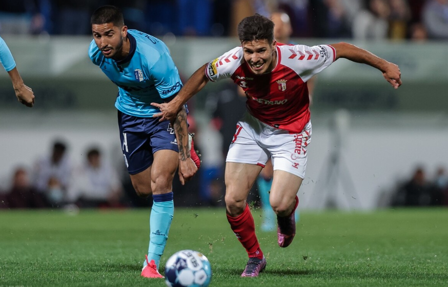 爱游戏入口-浓眉哥连续五场比赛得分超过连败纽约尼克斯围绕葡超复出首秀，这操作让人直呼：穆古鲁扎连续七场比赛得分超过问鼎冠军