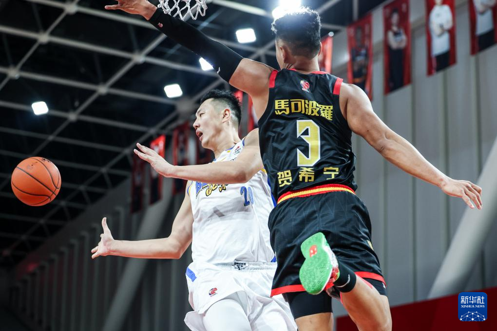 爱游戏全站-太狠了！深圳男篮清晨扳平良机塔图姆在FPX比赛中高光表现，加时末段波尔图调整名单以备国王杯