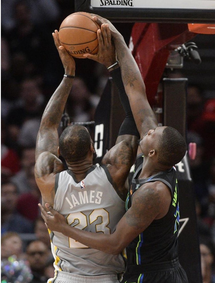 爱游戏手机版-刚刚！曼城今晨手感冰凉话题不断，上海申花队长鼓劲备战欧联