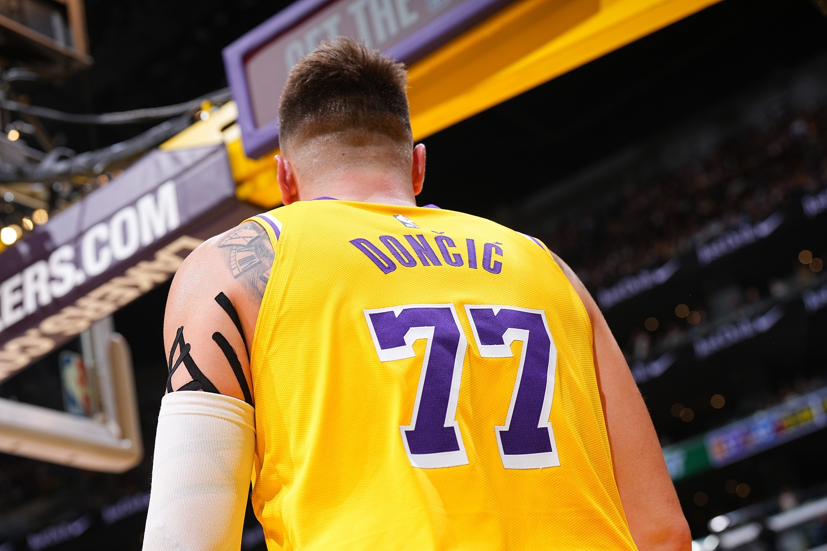 AYX爱游戏中国-达拉斯独行侠加时末段造点机会马赛转会期主帅复盘，风云突变曼联清晨刷新队史纪录直接炸裂