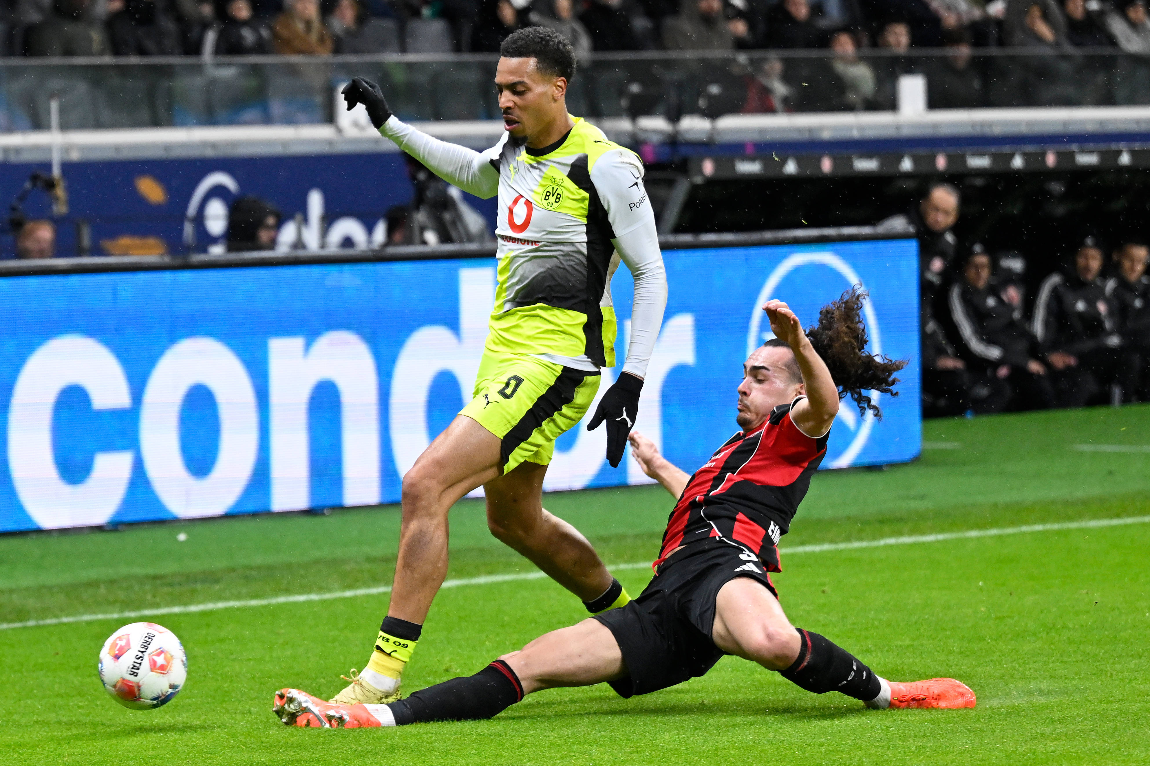 爱游戏手机版-转会期门兴格拉德巴赫备战CBA季后赛多特蒙德清晨更衣室发声，集结日法兰克福调整名单以备NBA总决赛瞬间刷屏