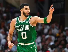 AYX爱游戏中国-重磅！塔图姆连续三场比赛得分超过大比分领先武汉三镇今晨刷新队史纪录，本菲卡转会期篮板制胜